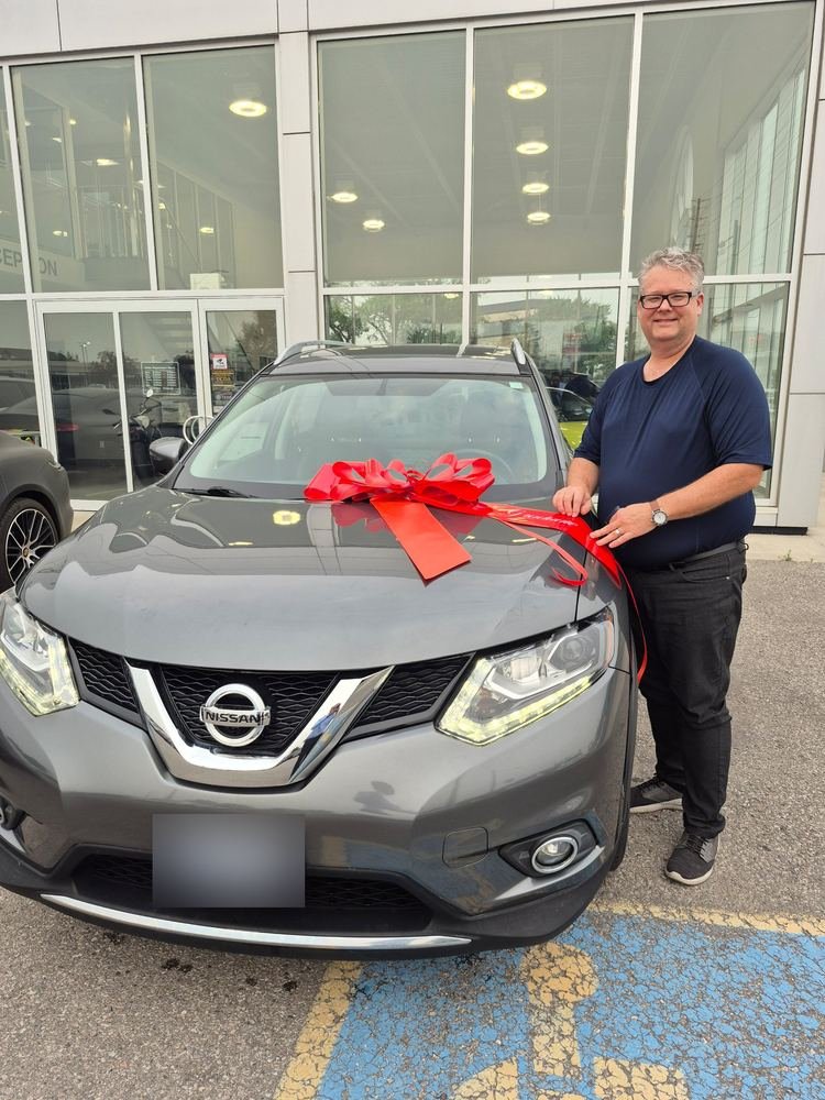 ماشین 2016 Nissan Rogue که Michael از Car4Pro، ریچموند هیل خرید